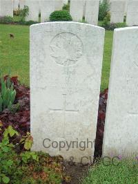 Etaples Military Cemetery - Long, J